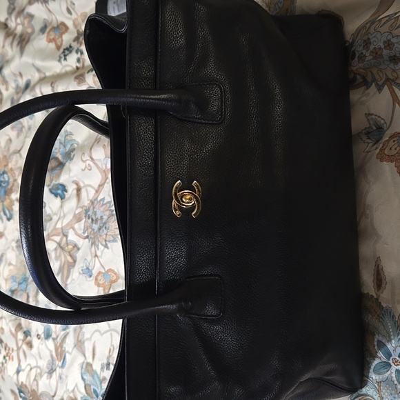 CHANEL Handbags - Chanel Executive tote bag
